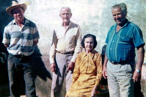 Antônio, José Cândido, Etelvina e Álvaro, 1984