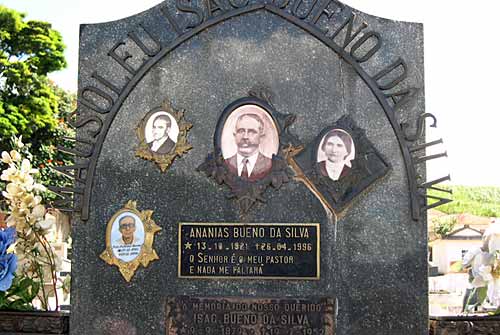 Ananias Bueno da Silva e Maria Rita Bueno, Cemitério de Juruaia, MG