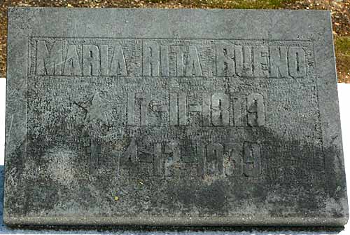 Túmulo de Maria Rita Bueno, Cemitério de Juruaia, MG