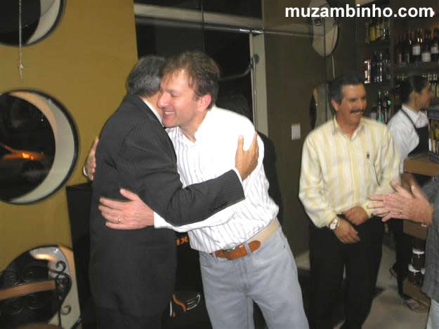 A D Schmidt Delicatessen chega a Muzambinho