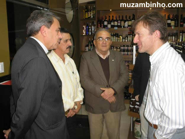 A D Schmidt Delicatessen chega a Muzambinho